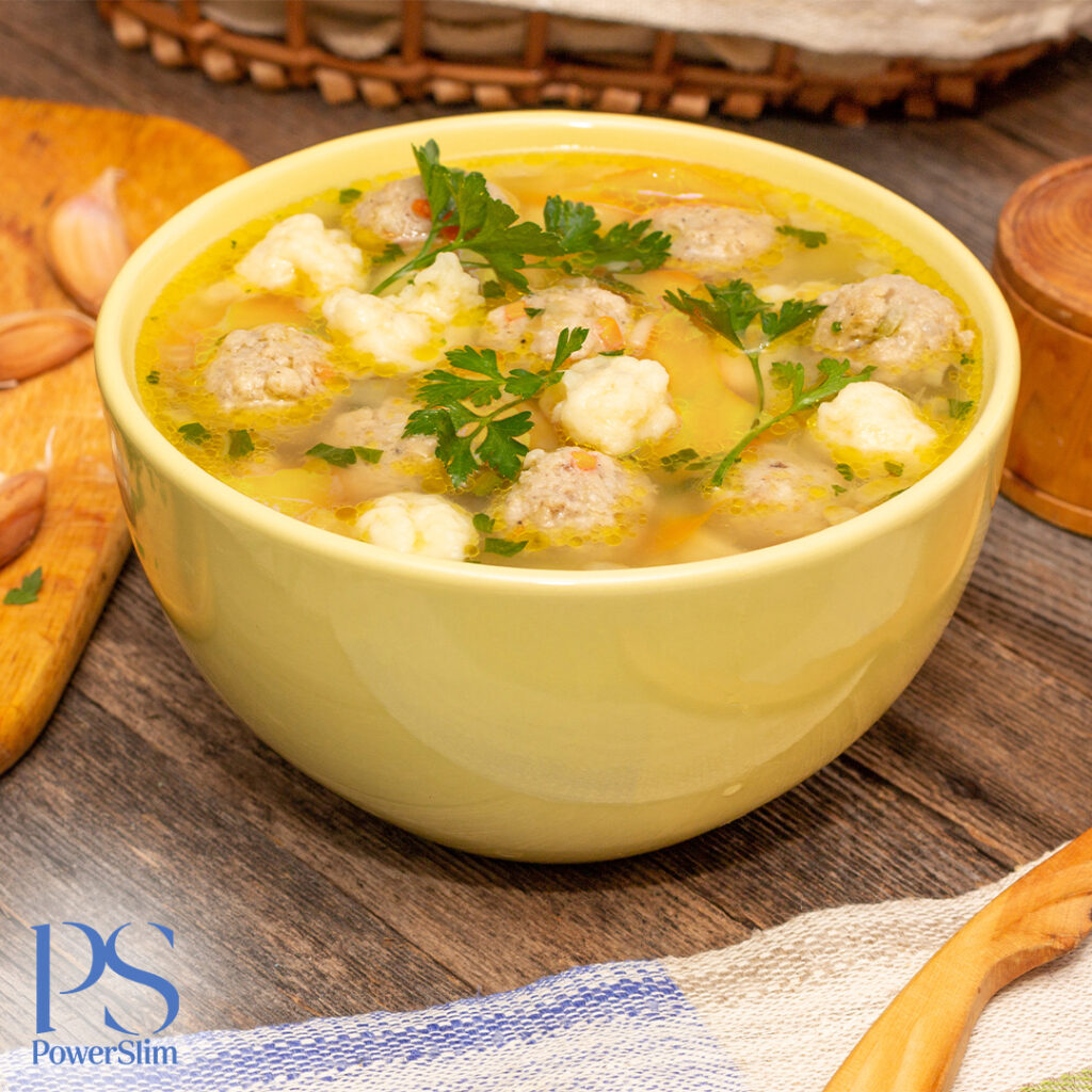 Gemüsesuppe mit Bällchen