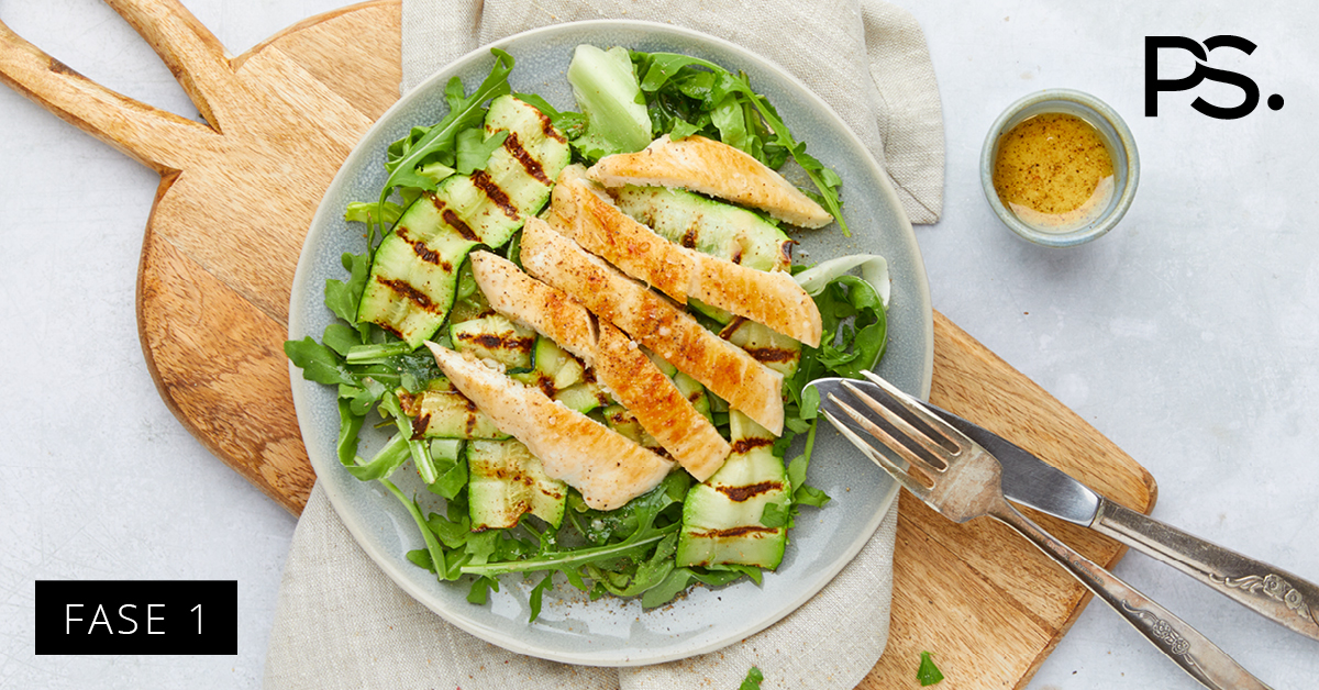Lauwwarmer Putenfilet-Salat mit Zucchini