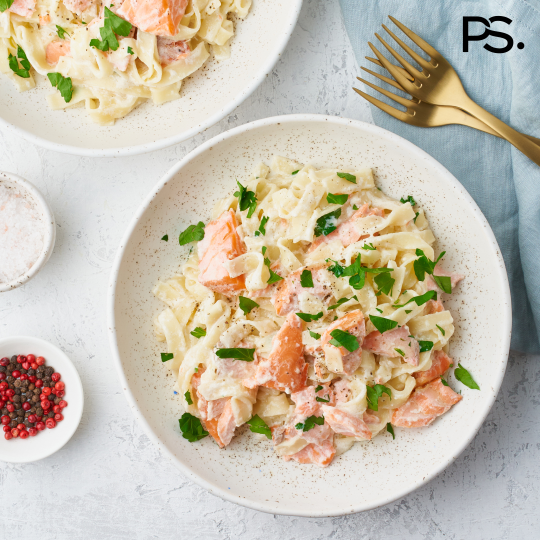 Kohlrabi-Tagliatelle mit Lachs