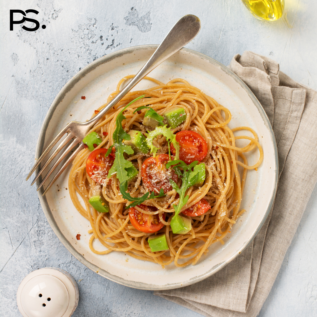 Spaghetti mit Avocadopesto und Tomaten