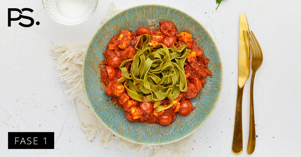 Pasta mit Hähnchen und Tomaten