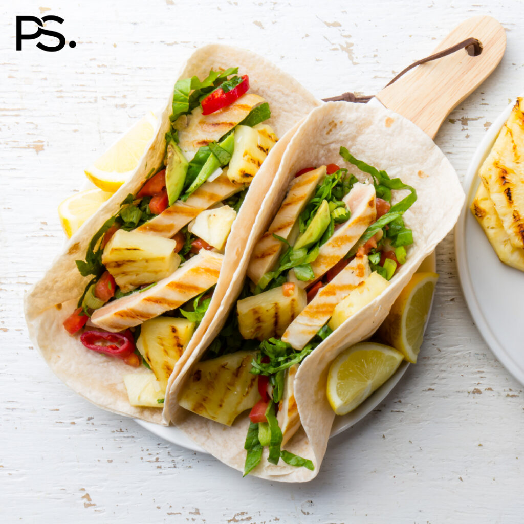 Mexikanische Wraps mit Hähnchen und Ananas